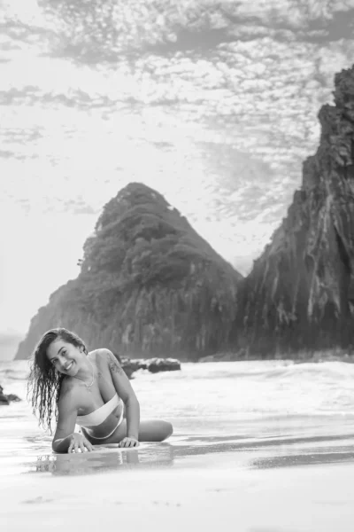 Ensaio fotográfico em preto e branco Noronha