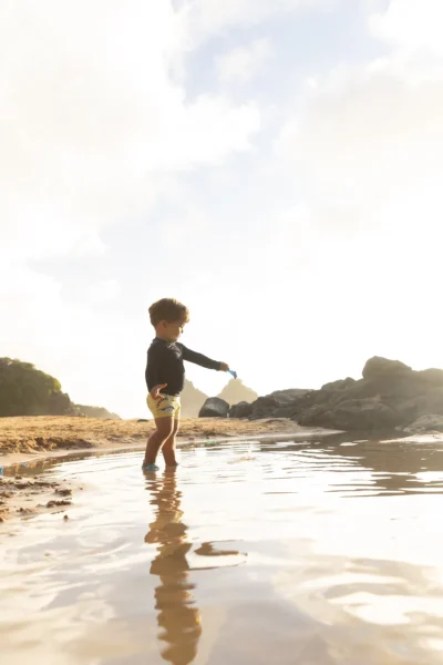 Fotógrafo em Noronha - criança na praia